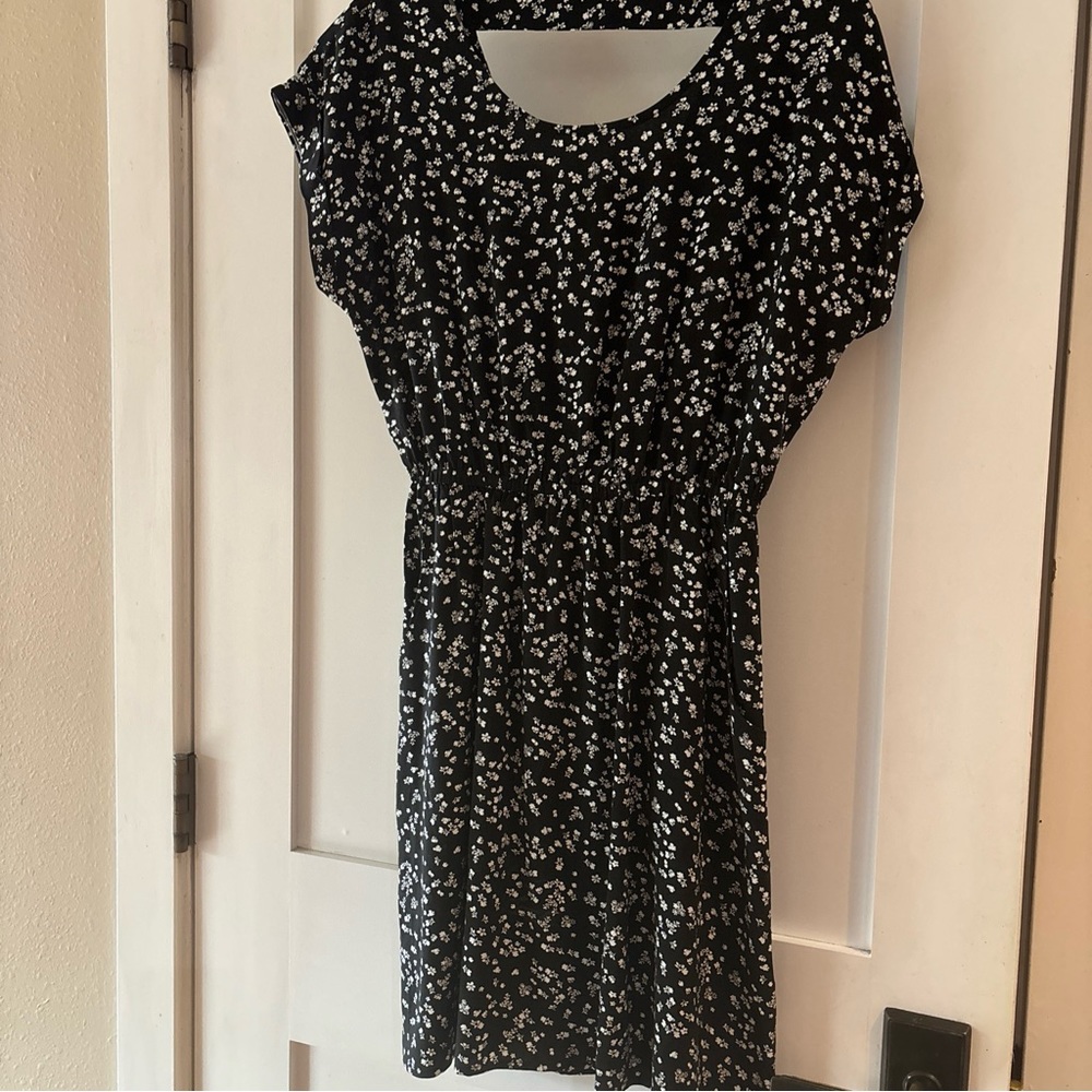 Pink Republic Dress Size Small Black and White Floral Print